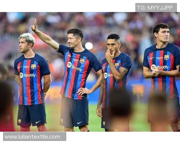 巴萨主场迎战比利亚雷亚尔精彩对决回顾与分析